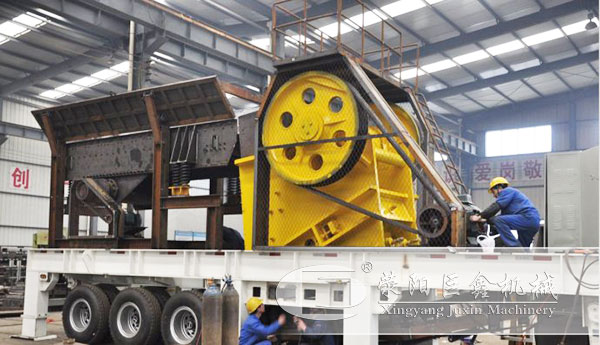 鄂式破碎機(jī)移動破碎站制作中