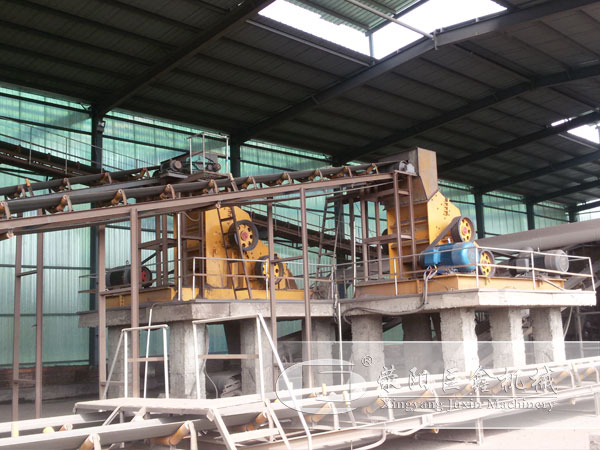 雙轉(zhuǎn)子破碎機破碎煤矸石車間