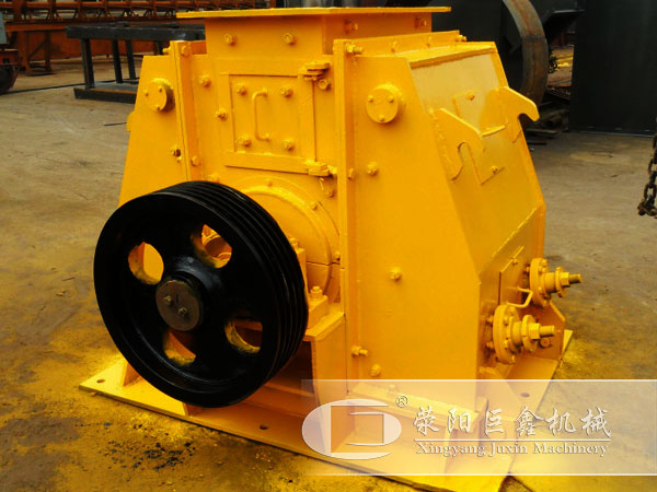 可逆式破碎機(jī)廠內(nèi)實(shí)拍 可逆式破碎機(jī)廠內(nèi)實(shí)拍