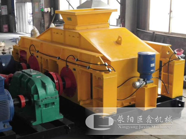 液壓對輥制沙機(jī)廠內(nèi)實拍 液壓對輥制沙機(jī)廠內(nèi)實拍