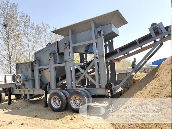 移動(dòng)式制沙生產(chǎn)線現(xiàn)場
