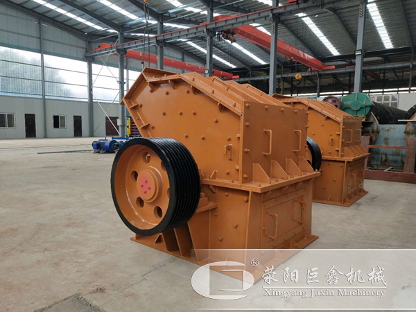 風化石制沙機生產(chǎn)車間