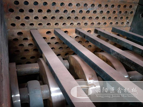 箱式破碎機(jī)內(nèi)部結(jié)構(gòu) 箱式破碎機(jī)內(nèi)部結(jié)構(gòu)