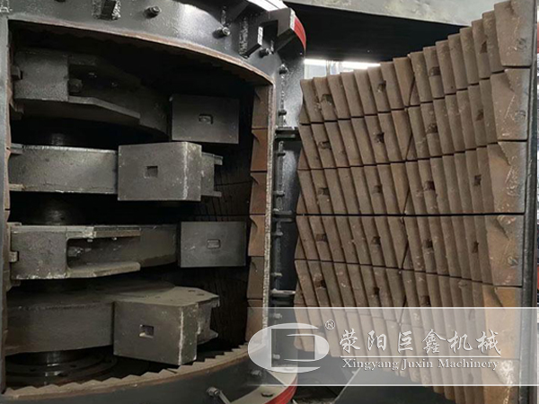 立式制沙機內(nèi)部結(jié)構(gòu)圖 立式制沙機內(nèi)部結(jié)構(gòu)圖